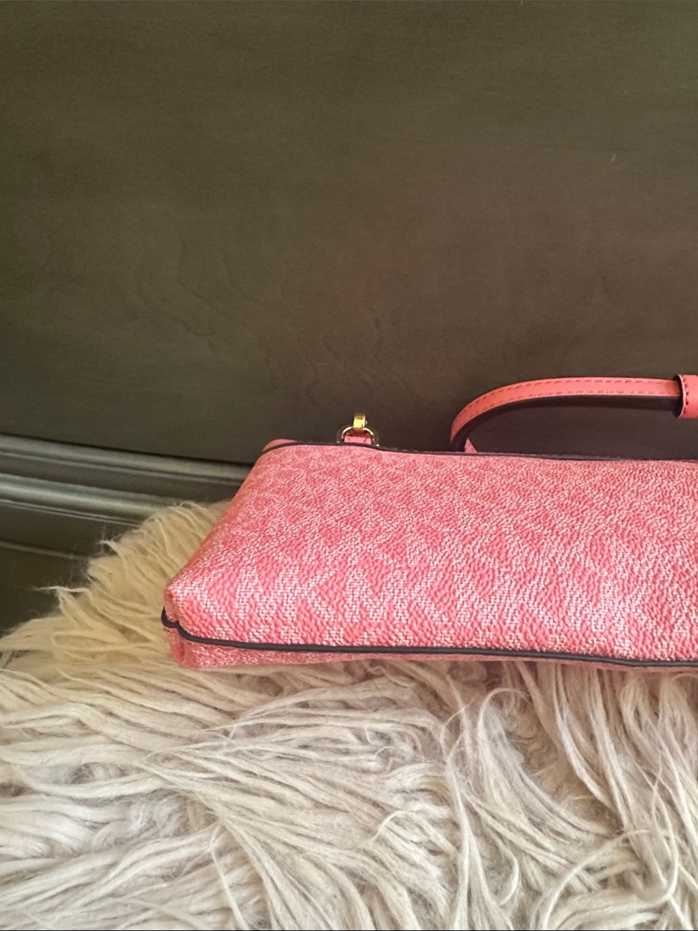 Michael Kors Pink Monogram Crossbody with Gold Hardware - Picture 4 of 9